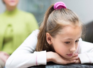 7 coisas que eu prometi nunca dizer quando tivesse uma filha, mas digo todos os dias