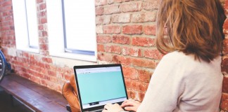 Minha mãe não sai do Facebook