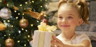 O amor plural em um presente de natal