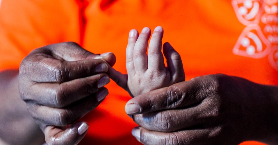 contioutra.com - Creche municipal de SP tem aula de ioga e massagem para bebês