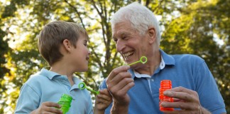 Envelhecer é um prêmio que cabe só para quem ousou viver demais.