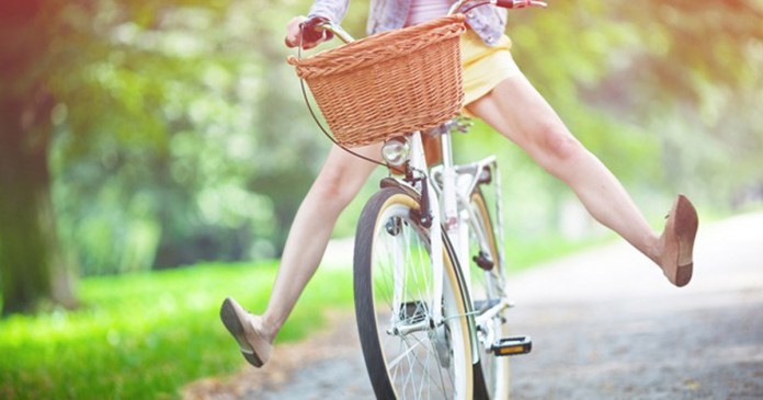 bike Ela anda pela vida sem narrador