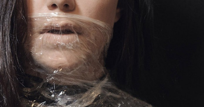 Esta estudante tirou fotos arrepiantes para mostrar como é sofrer de ansiedade