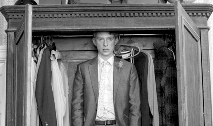 Precisamos todos sair do armário.