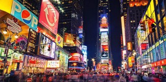 Homens na vitrine – A sociedade de consumo, por Bauman e Baudrillard