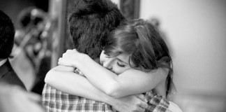 Nas esquinas do virtual, o encontro com um amigo real Nas esquinas do virtual, o encontro com um amigo real