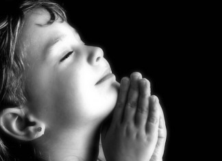 Rezar é bom, mas tem de rezar direito: primeiro a gente agradece, depois a gente pede.