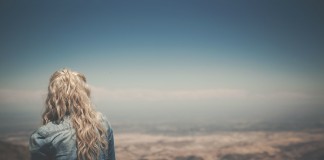 Às vezes a gente se afasta para refletir; outras vezes, porque já refletiu bastante Às vezes a gente se afasta para refletir; outras vezes, porque já refletiu bastante