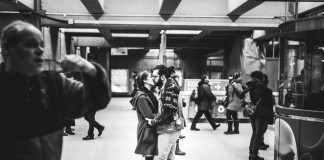 Fotógrafo documenta casais fazendo amor em público