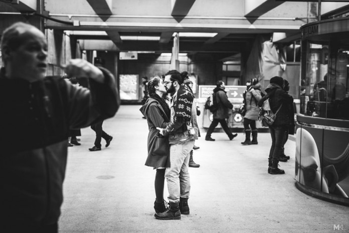 Fotógrafo documenta casais fazendo amor em público