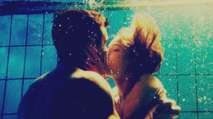 AMOR DE VERDADE O amor é mais forte que qualquer desculpa