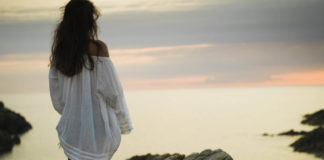 Você nunca será feliz enquanto estiver com as pessoas erradas