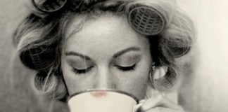 O amor te espera atrás de uma xícara de café