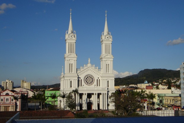 contioutra.com - As 10 melhores pequenas cidades do Brasil para se viver.