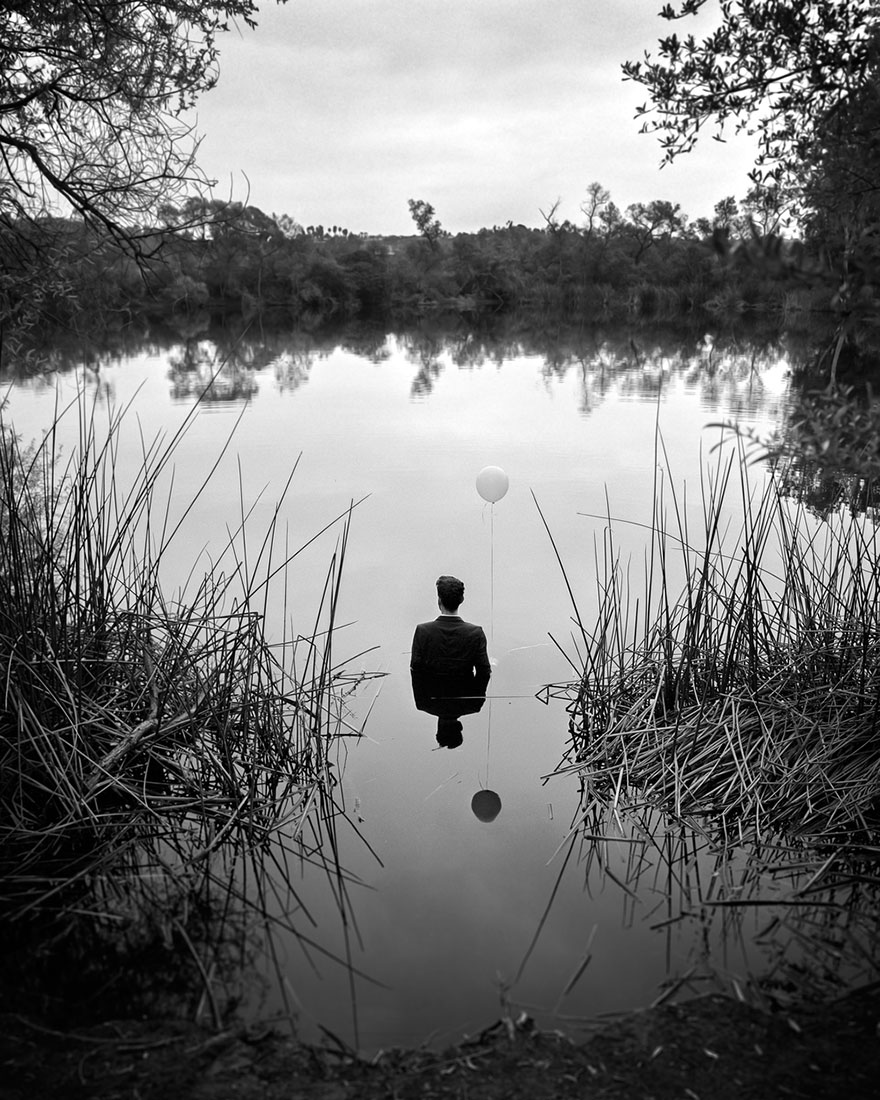 contioutra.com - Fotógrafo documenta sua depressão em retratos inquietantes