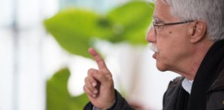 José Pacheco:”aulas no século XXI são um escândalo. Com aulas ninguém aprende”.