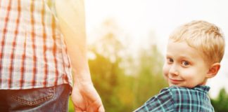 Ciência confirma: pai é insubstituível na formação da criança. Ciência confirma: pai é insubstituível na formação da criança.