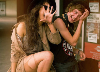 Amigos e travesseiros