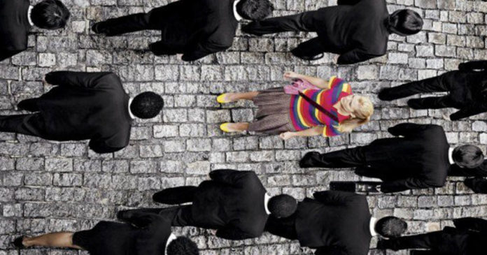 Se o mundo tira você do sério, nem sempre o problema é você. Pode ser o mundo mesmo.