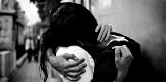 Fique com quem vê beleza nos remendos do seu coração