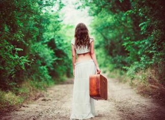 É muito estranho quando alguém vai embora sem avisar