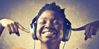 Viver sem música é tão inútil quanto nadar com as pernas presas