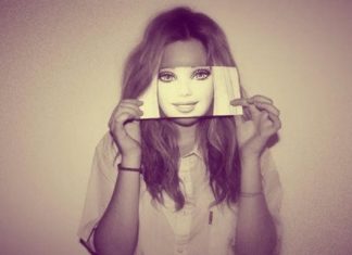 Viver para agradar os outros é vender a própria alegria numa feira de liquidação.