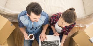 Viver grudado é para os siameses. Casais felizes se respeitam como indivíduos. Viver grudado é para os siameses. Casais felizes se respeitam como indivíduos.