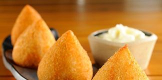 O que uma coxinha e um café me ensinaram sobre gratidão