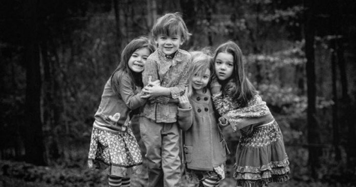 CUIDAR DA VIDA Cuide só da sua vida e despreze a do outro. Tá aí um belo jeito de PIORAR o mundo.