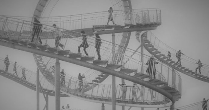 Tiger and Turtle - Magic Mountain by Heike Mutter and Ulrich Genth Quem não sabe o que quer, não quer – No ritmo da montanha-russa