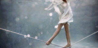 Sou assim, uma mistura exótica de medos infantis e coragens extraordinárias.