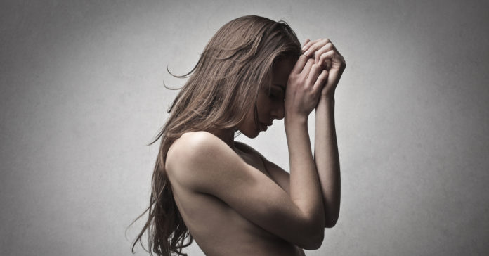 shutterstock_132936590 Quem povoa os salões da sua saudade?