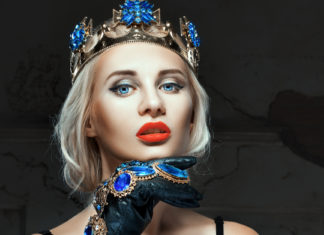 “Quer conhecer o caráter de uma pessoa? Dê a ela algum poder.”