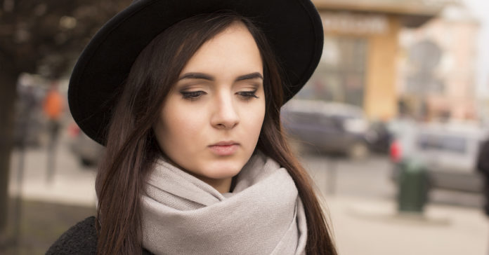 shutterstock_393153757 (1) Medo de “julgar” o outro é desculpa de quem não assume que também erra.