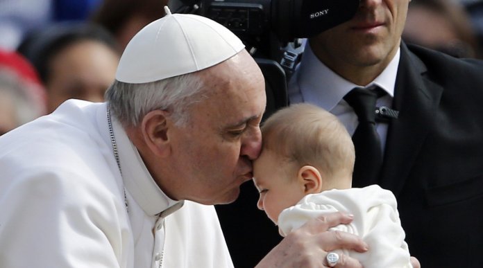 “Não existe mãe solteira, mãe não é estado civil”- feliz e nobre colocação do Papa Francisco