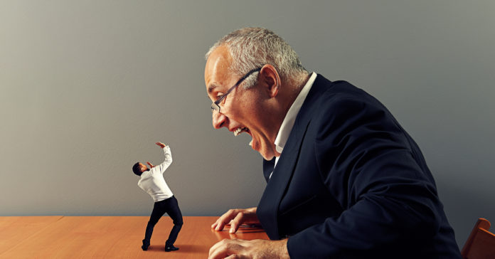 shutterstock_153253178 Por que diabo todo canalha pensa que é Deus?