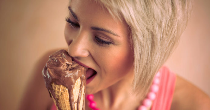 Sobre amores e sorvetes derretidos: quando você insiste em querer mais