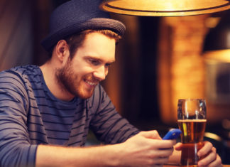 Estar solteiro não significa estar disponível