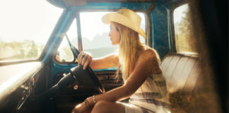 Pessoas livres não enclausuram outras pessoas Pessoas livres não enclausuram outras pessoas