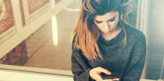 “Triste é viver mais de touch do que de toques” “Triste é viver mais de touch do que de toques”