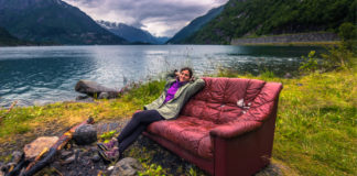 Quando a solidão aperta, quem tem lembrança boa não passa apertado