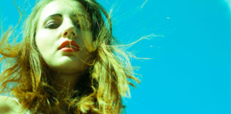 Existir é pouco. Viver é a arte de resistir. Existir é pouco. Viver é a arte de resistir.