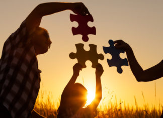 A mãe quer um médico, o pai um juiz, e o filho só quer ser feliz