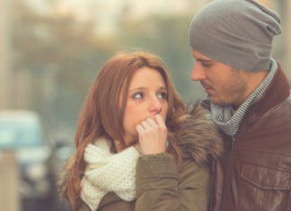 Cuidado com a carência. Ela faz as pessoas confundirem saudade com amor, apego com paixão e posse com relacionamento