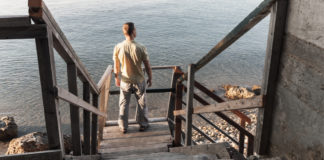 Aceitar as pessoas como elas são não nos obriga a conviver com elas