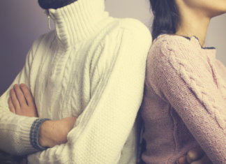 Precisar de pouco para ser feliz, não significa que você tenha que se contentar com um amor tão pequeno assim