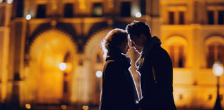 Algumas pessoas podem permanecer,em nossos corações, mas não em nossas vidas Algumas pessoas podem permanecer,em nossos corações, mas não em nossas vidas