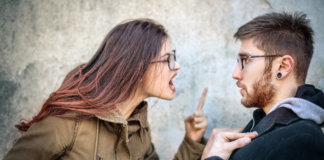 Pare de estender discussão inútil. Você não achou seu tempo no lixo.