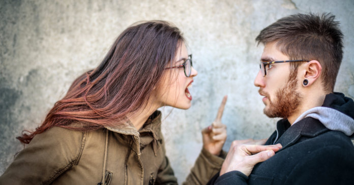 shutterstock_551333725 Pare de estender discussão inútil. Você não achou seu tempo no lixo.